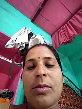 Snapshot of Reena_lodha chatting on April 2026 10:25:01 AM Reena lodha online show from April 2026 10:25:01 AM
