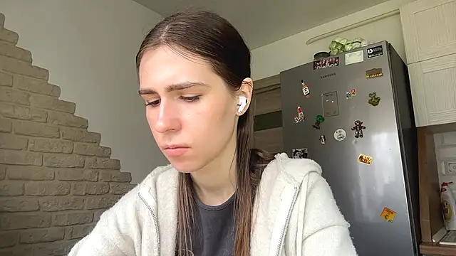 ElsieKuhlmann online show from April 2026 07:45:01 AM