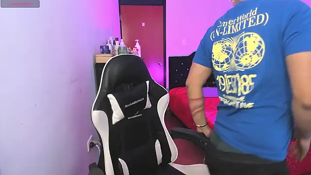 Snapshot of Theo_Rowan chatting on January 2026 12:29:02 PM Theo Rowan online show from January 2026 12:29:02 PM