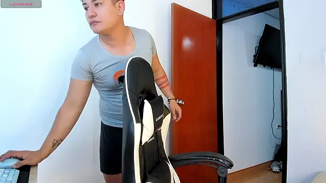 Snapshot of Theo_Rowan chatting on February 2026 07:08:02 PM Theo Rowan online show from February 2026 07:08:02 PM