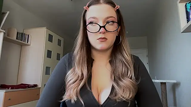 JammieMickiewicz online show from April 2026 11:19:01 AM