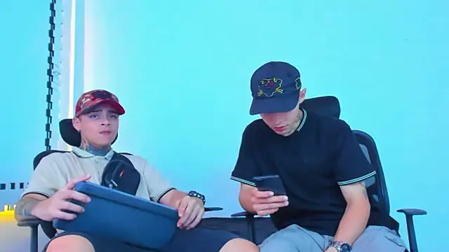 Snapshot of Thomas-Wil chatting on January 2026 05:18:02 PM Thomas-Wil online show from January 2026 05:18:02 PM