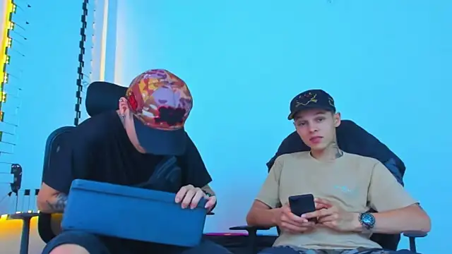 Snapshot of Thomas-Wil chatting on January 2026 01:11:02 AM Thomas-Wil online show from January 2026 01:11:02 AM