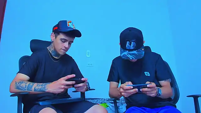 Thomas-Wil online show from April 2026 07:01:02 PM