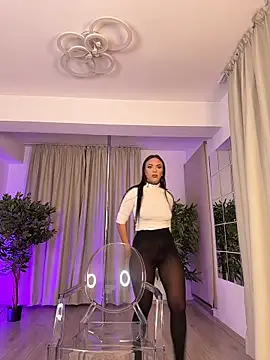 JulietNova online show from February 2026 05:01:01 AM