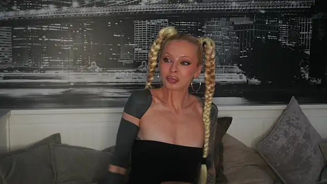 Snapshot of LanaReals chatting on February 2026 10:03:02 AM LanaReals online show from February 2026 10:03:02 AM