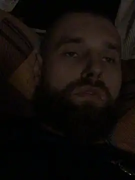 Snapshot of Di717 chatting on April 2026 11:10:01 PM Di717 online show from April 2026 11:10:01 PM