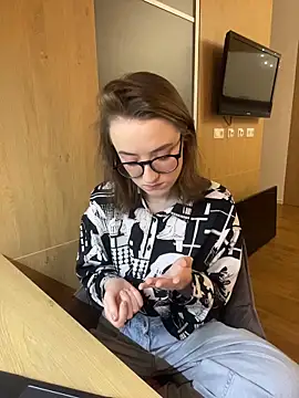 Persephone Kore online show from March 2026 06:23:02 PM