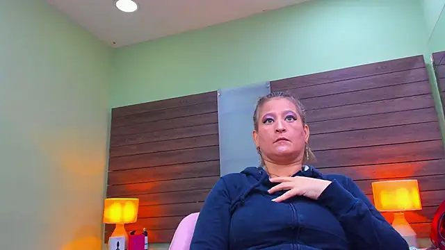 Hadde multisquirt online show from April 2026 12:09:02 PM