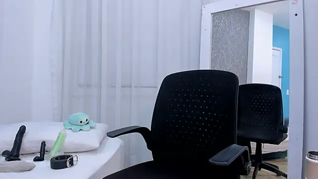 ViictoriiaSaenz online show from March 2026 04:57:02 AM