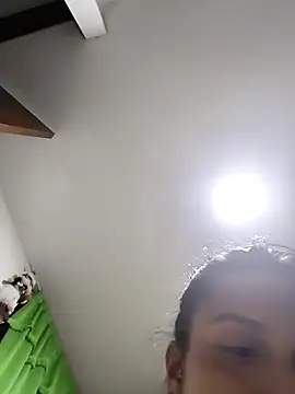 Snapshot of LunaRouuse_ chatting on February 2026 03:14:02 AM LunaRouuse online show from February 2026 03:14:02 AM