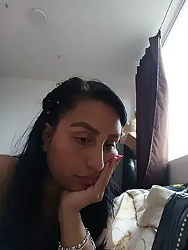LunaRouuse  online show from May 2026 03:52:01 PM