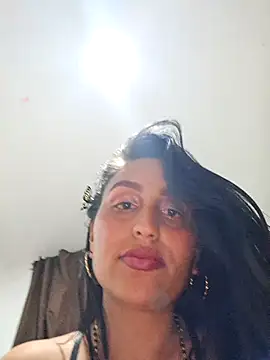 LunaRouuse  online show from May 2026 11:03:02 PM