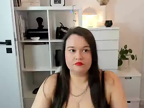 Snapshot of HollyDanceSoul chatting on February 2026 06:56:02 AM HollyDanceSoul online show from February 2026 06:56:02 AM