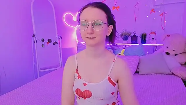 Snapshot of SunshineBlaze chatting on February 2026 05:12:02 AM SunshineBlaze online show from February 2026 05:12:02 AM