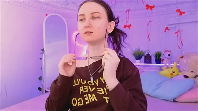 Snapshot of SunshineBlaze chatting on February 2026 01:29:02 PM SunshineBlaze online show from February 2026 01:29:02 PM