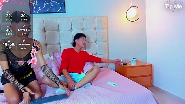 Snapshot of twink_royale18 chatting on January 2026 05:51:02 PM twink royale18 online show from January 2026 05:51:02 PM