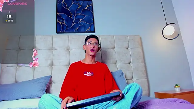 Snapshot of twink_royale18 chatting on February 2026 06:12:01 PM twink royale18 online show from February 2026 06:12:01 PM