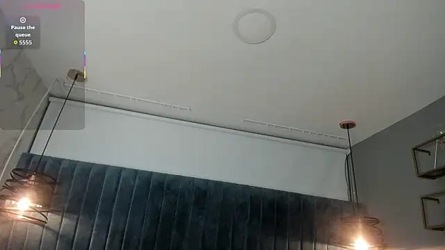 Snapshot of lizz_lunna chatting on January 2026 01:37:02 PM lizz lunna online show from January 2026 01:37:02 PM