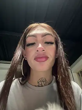 lizz lunna online show from May 2026 02:19:02 AM