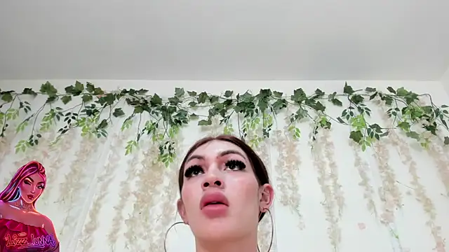lizz lunna online show from May 2026 09:57:01 PM