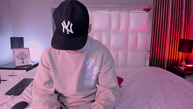 Snapshot of Roger_And_Ramona chatting on February 2026 12:15:01 PM Roger And Ramona online show from February 2026 12:15:01 PM