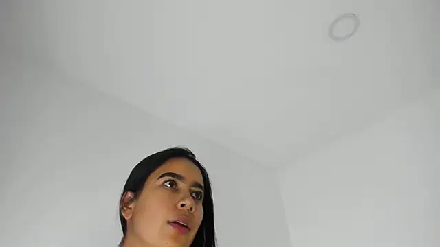 paulina lux online show from February 2026 07:40:01 PM