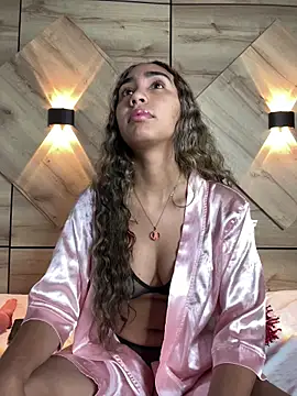 LeslyCooper1 online show from January 2026 12:32:02 PM