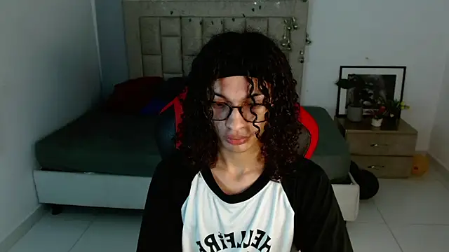 Snapshot of Axel_fox77 chatting on January 2026 11:39:02 PM Axel fox77 online show from January 2026 11:39:02 PM