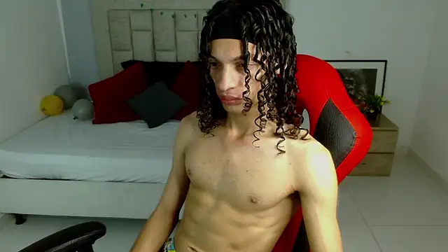 Snapshot of Axel_fox77 chatting on January 2026 11:43:02 PM Axel fox77 online show from January 2026 11:43:02 PM