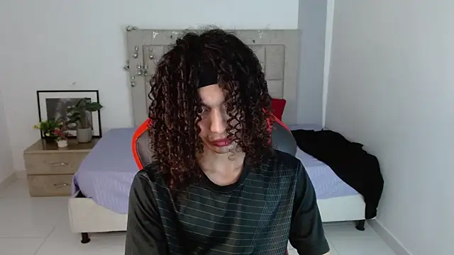 Snapshot of Axel_fox77 chatting on February 2026 11:58:02 PM Axel fox77 online show from February 2026 11:58:02 PM