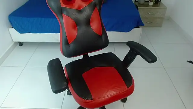 Snapshot of Axel_fox77 chatting on February 2026 11:31:02 PM Axel fox77 online show from February 2026 11:31:02 PM