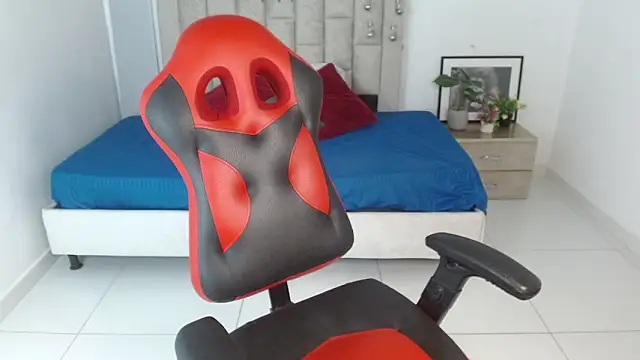 Snapshot of Axel_fox77 chatting on February 2026 08:45:02 PM Axel fox77 online show from February 2026 08:45:02 PM