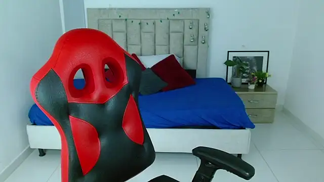 Snapshot of Axel_fox77 chatting on February 2026 11:30:02 PM Axel fox77 online show from February 2026 11:30:02 PM