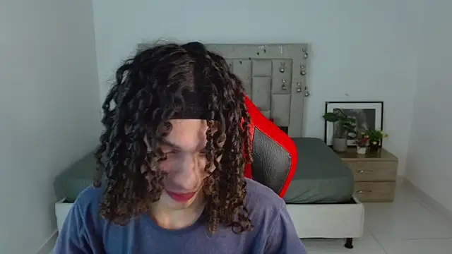 Snapshot of Axel_fox77 chatting on February 2026 10:14:01 PM Axel fox77 online show from February 2026 10:14:01 PM