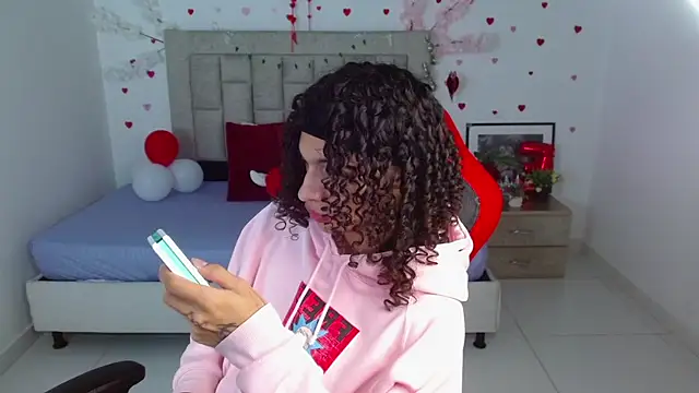 Snapshot of Axel_fox77 chatting on February 2026 11:23:01 PM Axel fox77 online show from February 2026 11:23:01 PM