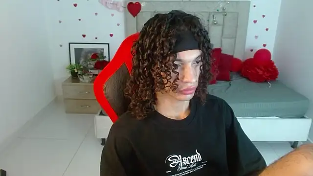 Snapshot of Axel_fox77 chatting on February 2026 11:27:02 PM Axel fox77 online show from February 2026 11:27:02 PM