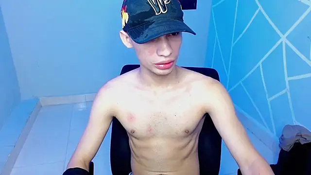 Axel fox77 online show from July 2026 11:59:01 PM