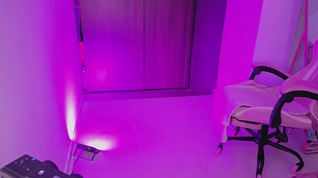 Snapshot of simpson_alice chatting on February 2026 09:22:01 PM simpson alice online show from February 2026 09:22:01 PM