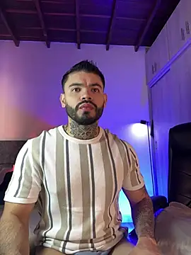 thiago ferrari  online show from March 2026 08:59:01 PM