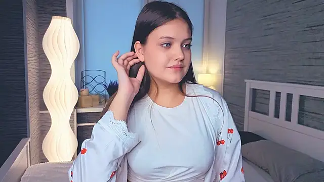 Snapshot of WhitleyMurra chatting on February 2026 07:51:01 AM WhitleyMurra online show from February 2026 07:51:01 AM