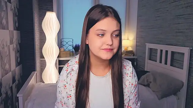 Snapshot of WhitleyMurra chatting on February 2026 07:15:02 AM WhitleyMurra online show from February 2026 07:15:02 AM