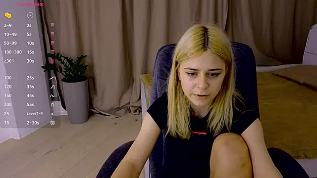 Snapshot of ApheliaStar chatting on January 2026 04:53:01 PM ApheliaStar online show from January 2026 04:53:01 PM