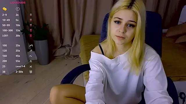 Snapshot of ApheliaStar chatting on January 2026 04:23:02 PM ApheliaStar online show from January 2026 04:23:02 PM