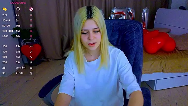 Snapshot of ApheliaStar chatting on February 2026 03:49:02 PM ApheliaStar online show from February 2026 03:49:02 PM