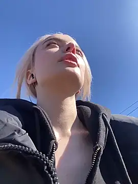 aka Blonde online show from April 2026 05:41:01 AM