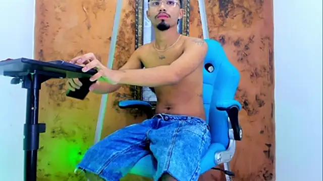 Snapshot of Baby_sexdemon chatting on January 2026 08:14:02 PM Baby sexdemon online show from January 2026 08:14:02 PM