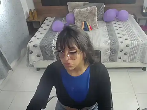 miss charlott 18 online show from April 2026 11:59:01 AM