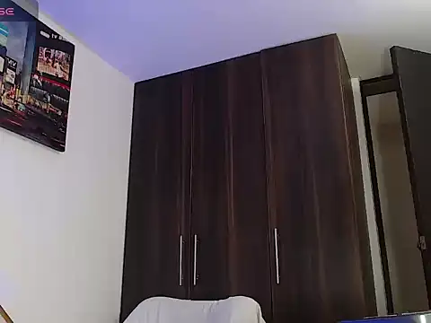 Axel Stton online show from April 2026 08:20:01 PM