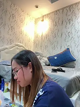 Ponthip online show from April 2026 04:42:02 PM